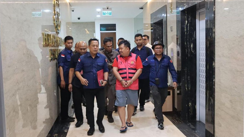 Didakwa Korupsi Rp 11,7 Miliar, Eks Jaksa Kejari Jakbar Tilap Uang Barbuk Kasus Robot Trading Fahrenheit